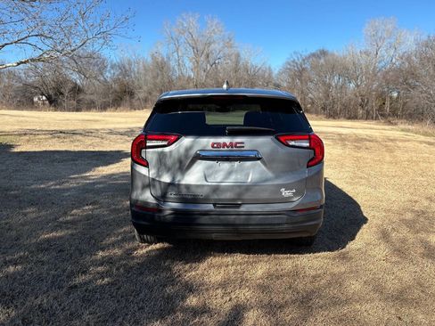 Used 2024 GMC Terrain SLE image 6