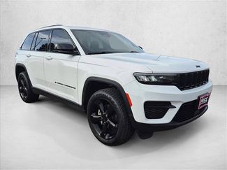 Used 2023 Jeep Grand Cherokee Altitude AWD/4WD video 3