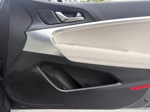 Used 2025 Genesis G70 2.5T image 41