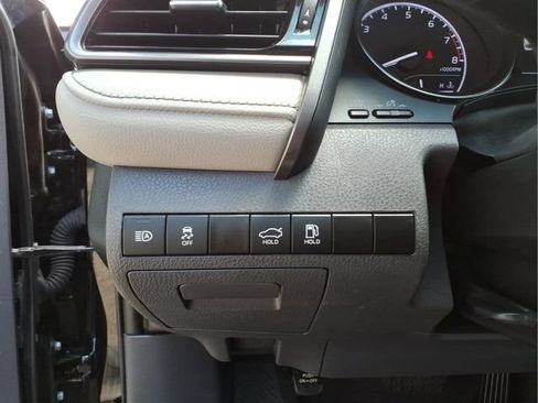 Used 2023 Toyota Camry SE FWD image 14
