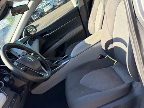 Used 2022 Toyota Camry LE FWD image 12