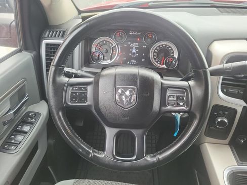 Used 2018 RAM 2500 SLT w/ Luxury Group image 17