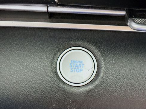 Used 2022 Hyundai Elantra SEL w/ Convenience Package FWD image 21