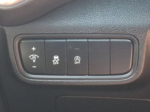 Used 2025 Kia Soul LX w/ LX Technology Package FWD image 22