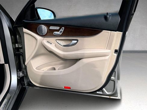 Used 2020 Mercedes-Benz GLC 300 4MATIC image 27