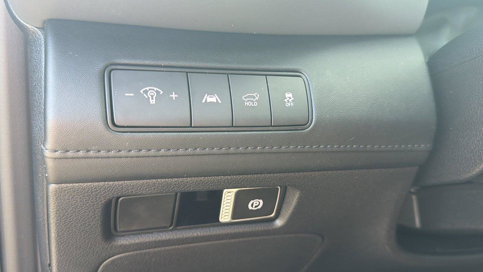 Used 2021 Hyundai Santa Fe Limited FWD image 9