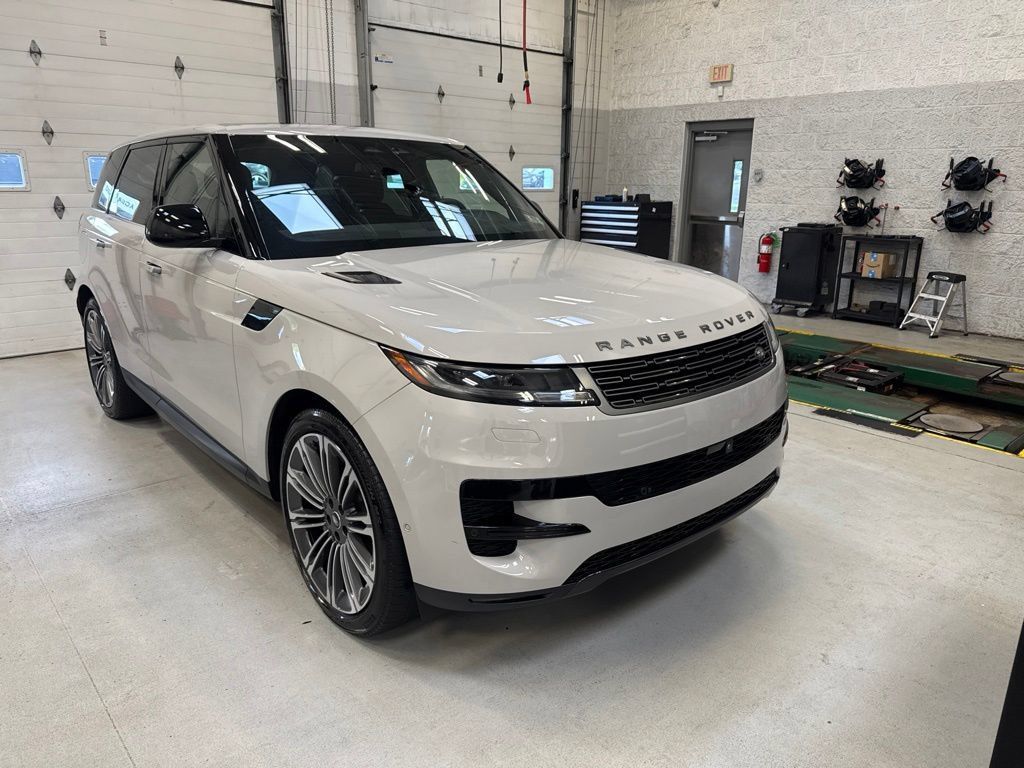 Used 2025 Land Rover Range Rover Sport SE AWD/4WD image 7
