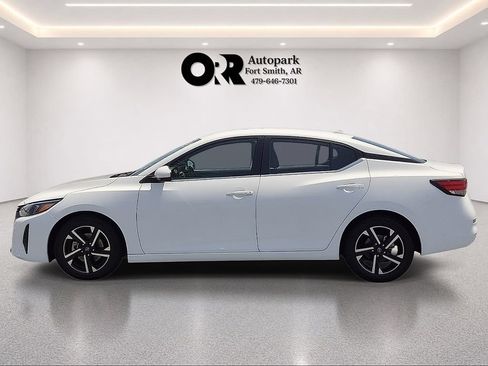Used 2024 Nissan Sentra SV FWD image 3