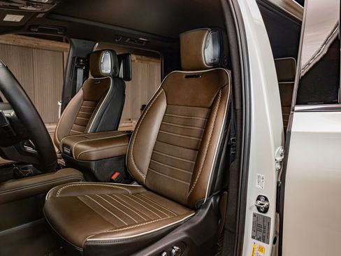 Used 2025 GMC Yukon Denali Ultimate image 18