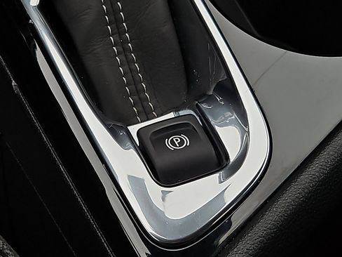 Certified 2023 Buick Encore GX Preferred w/ Cold Weather Comfort Package image 25