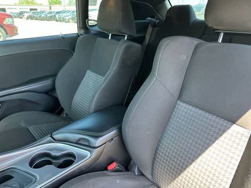 Used 2022 Dodge Challenger R/T RWD image 4