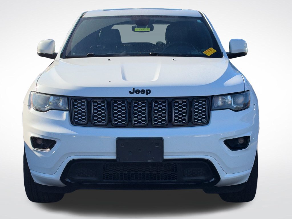 Used 2018 Jeep Grand Cherokee Altitude AWD/4WD image 3