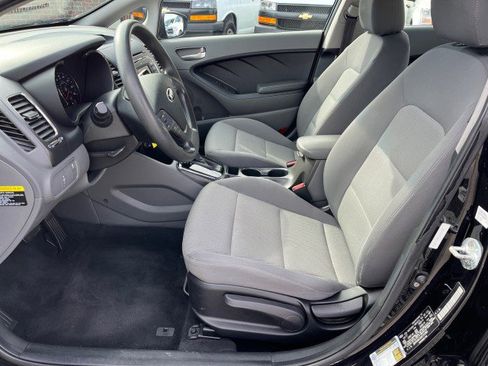 Used 2017 Kia Forte LX image 12