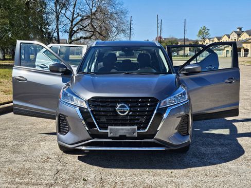 Used 2021 Nissan Kicks SV image 14