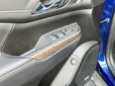 Used 2023 GMC Acadia Denali w/ Denali Technology Package image 18