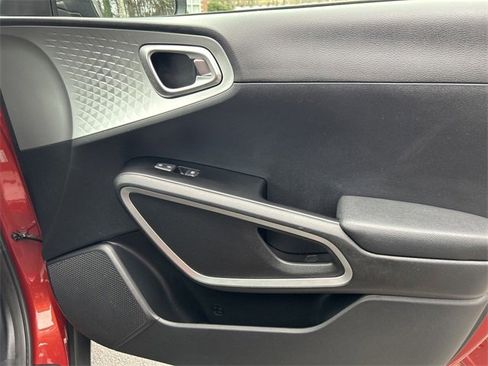 Certified 2022 Kia Soul LX w/ Technology Package image 23