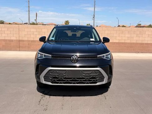 Used 2026 Volkswagen Taos SE AWD/4WD image 2