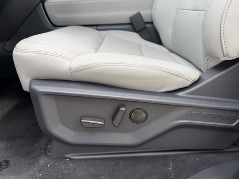 New 2026 Ford Expedition Active RWD image 21