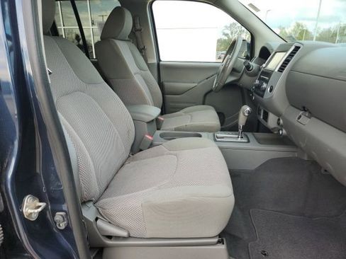 Used 2019 Nissan Frontier SV image 13