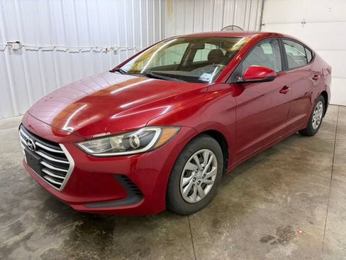Used 2018 Hyundai Elantra SE FWD image 3