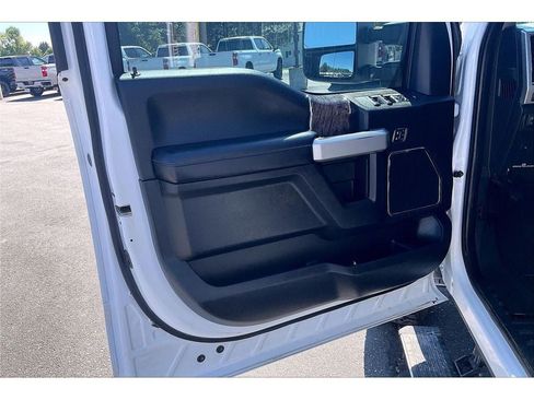 Used 2018 Ford F350 Lariat w/ Lariat Ultimate Package AWD/4WD image 24