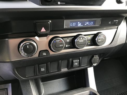 Certified 2023 Toyota Tacoma SR AWD/4WD image 20