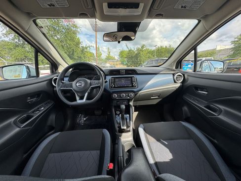 Used 2025 Nissan Versa SV FWD image 31