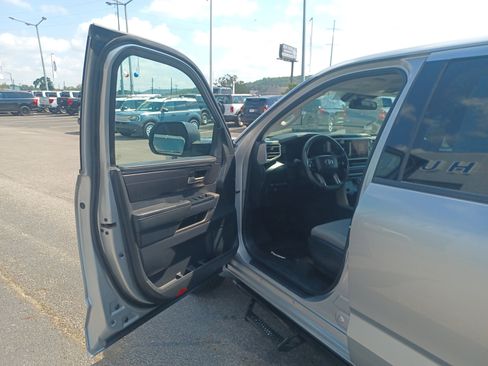 Used 2023 Toyota Tundra SR5 image 9