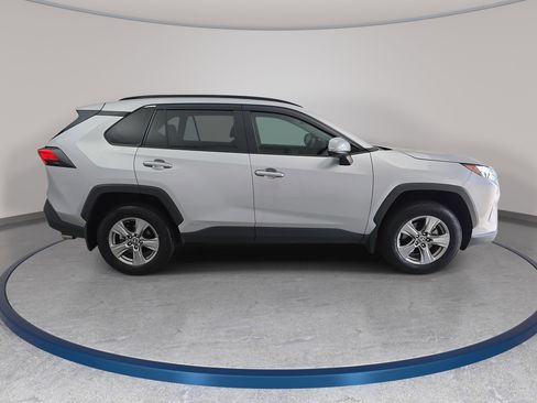 Used 2024 Toyota RAV4 XLE AWD/4WD image 4