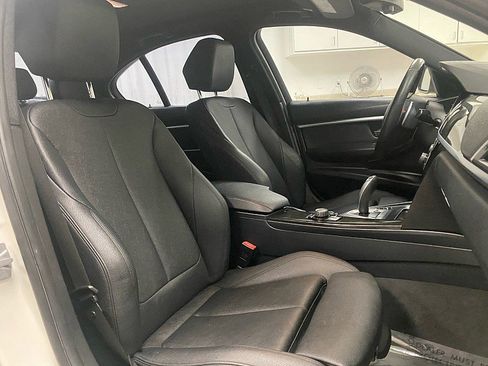 Used 2018 BMW 330e image 16