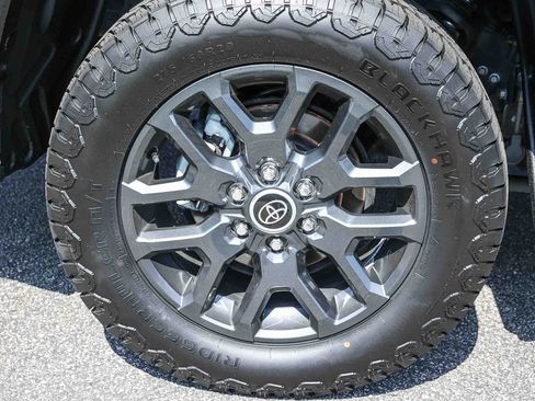 Used 2023 Toyota Tundra Platinum w/ Advanced Package image 11