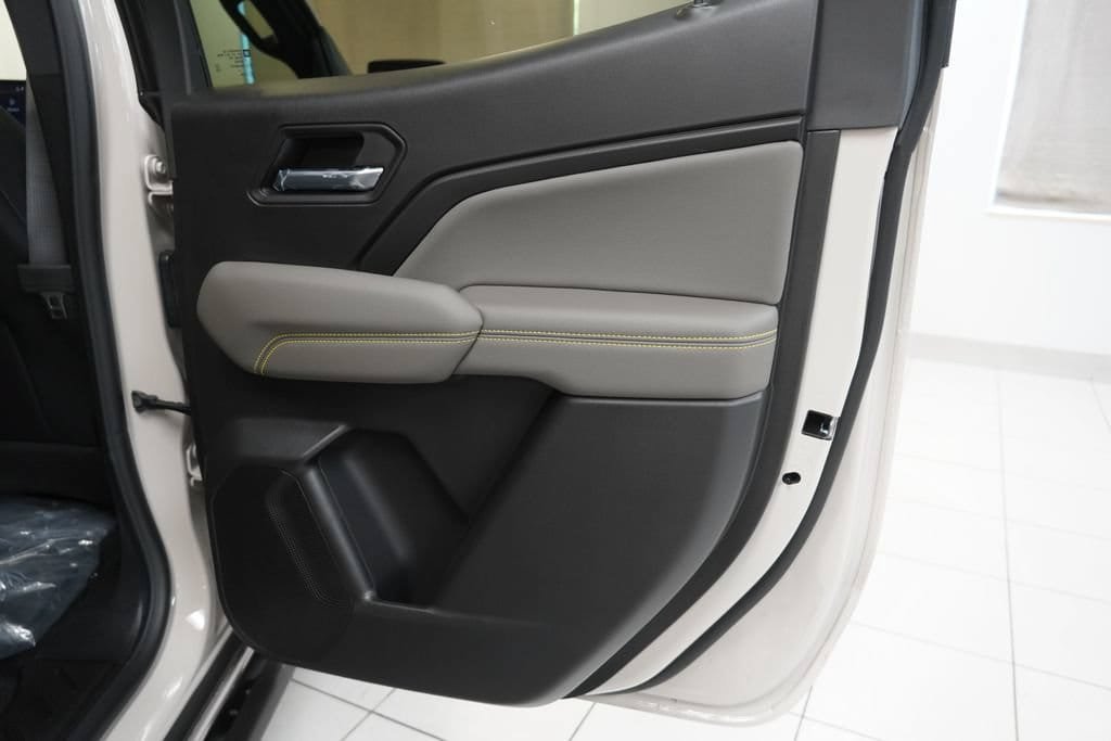 New 2026 Chevrolet Colorado ZR2 w/ Technology Package AWD/4WD image 30