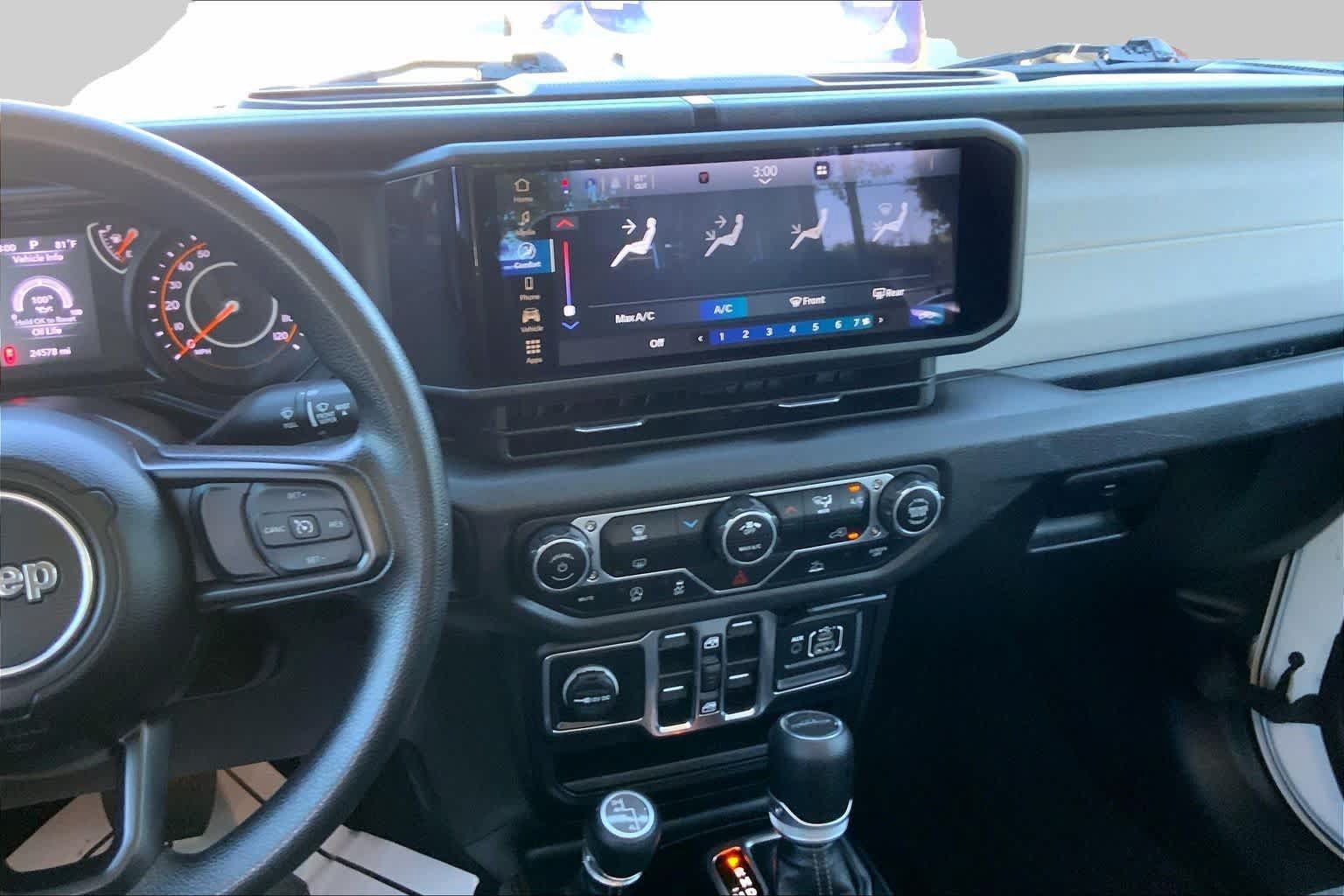 Used 2025 Jeep Gladiator Sport AWD/4WD image 7