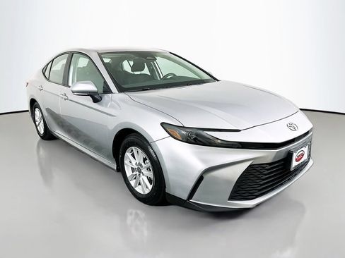 Certified 2025 Toyota Camry LE FWD image 3