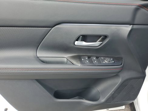 New 2026 Nissan Kicks SR w/ Cold Weather Package FWD image 12
