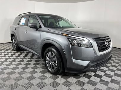 Used 2024 Nissan Pathfinder SV
