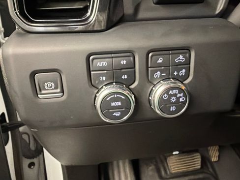 Used 2023 GMC Sierra 1500 AT4 w/ AT4 Premium Package AWD/4WD image 21