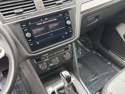 Used 2024 Volkswagen Tiguan Wolfsburg Edition image 28