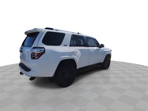 Used 2022 Toyota 4Runner SR5 Premium image 8