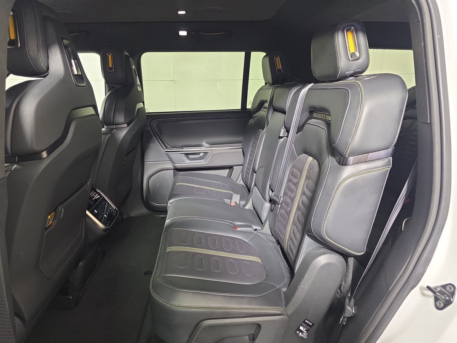 Used 2025 Rivian R1S Adventure Dual AWD/4WD image 21