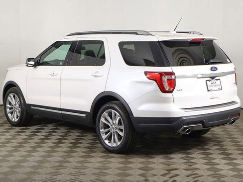 Used 2018 Ford Explorer XLT w/ Equipment Group 202A AWD/4WD image 10