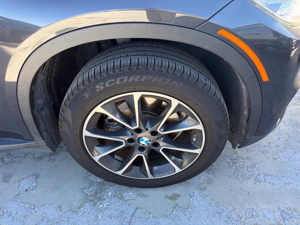 Used 2017 BMW X5 sDrive35i RWD image 2