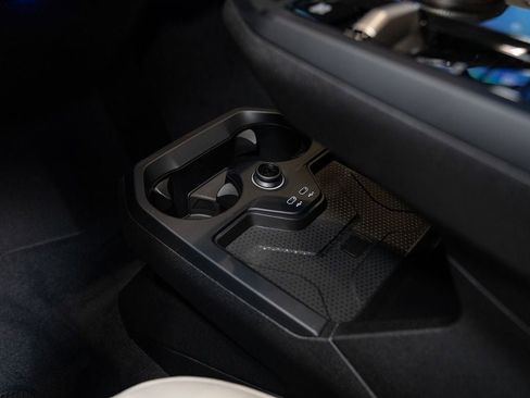 Used 2026 BMW iX xDrive45 w/ Premium Package image 25