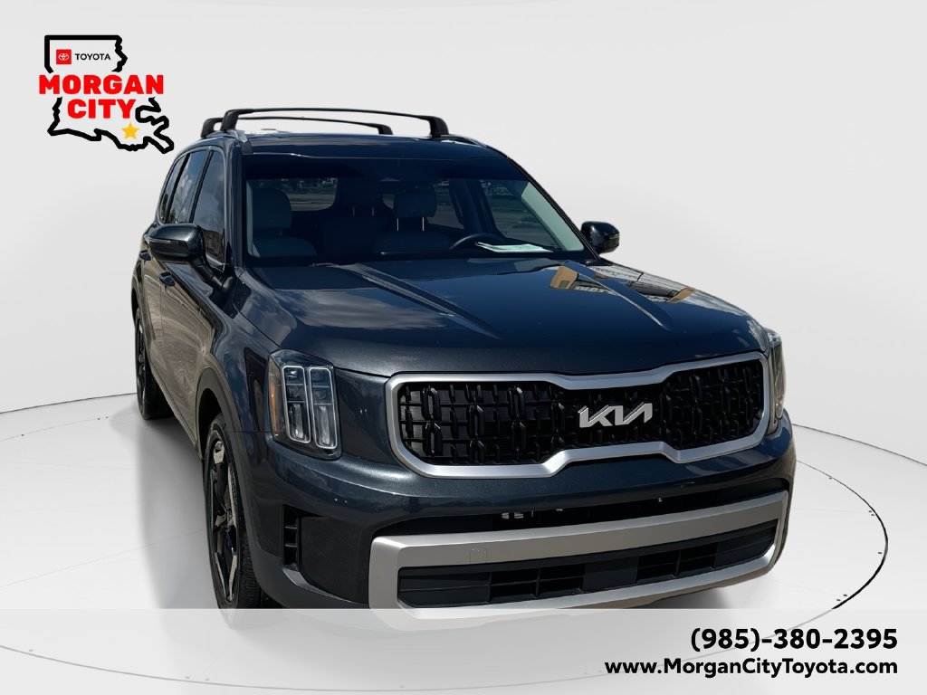 Used 2023 Kia Telluride EX w/ EX Captain's Chair Package FWD image 1