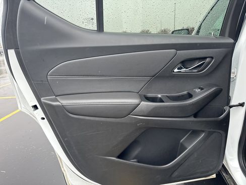 Certified 2023 Chevrolet Traverse LT image 11