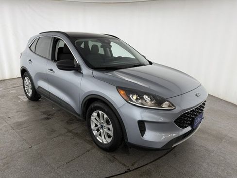 Certified 2022 Ford Escape SE w/ Convenience Package FWD image 3