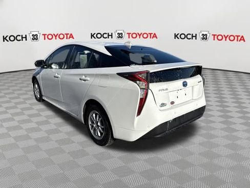 Used 2018 Toyota Prius Two image 5