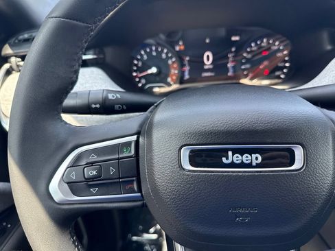 Used 2023 Jeep Compass Latitude AWD/4WD image 23