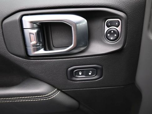 Used 2023 Jeep Wrangler Unlimited Sahara w/ Cold Weather Group AWD/4WD image 11