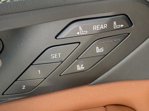 Used 2024 BMW X7 xDrive40i w/ Executive Package AWD/4WD image 28